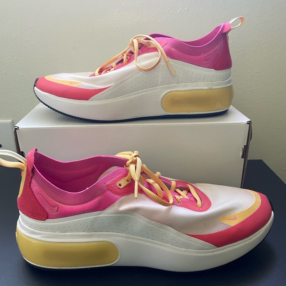 Nike Women’s Air Max Dia SE Laser Fuchsia